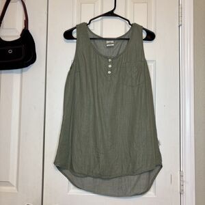 Magellan Outdoors Large Tank Top Olive Green Button Front Pocket Lightweight